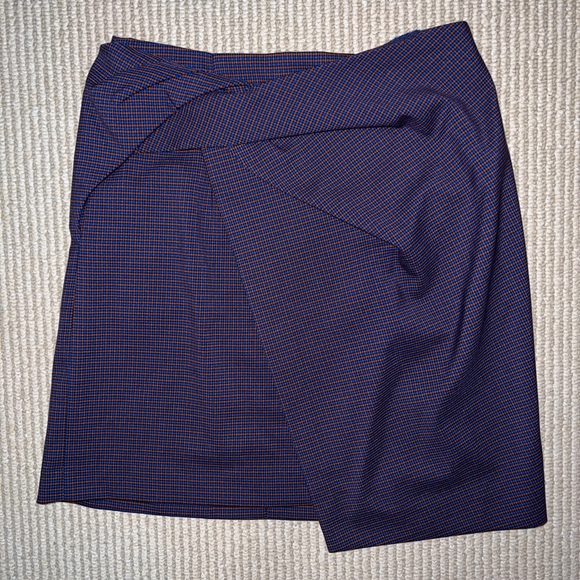 NWOT Aritzia Babaton Jethro Plaid, faux twist mini skirt - Picture 8 of 9